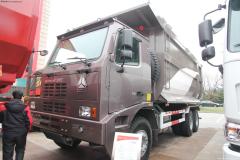 中國重汽 HOWO 371馬力 6X4 寬體礦用自卸車(chē)