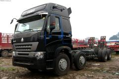 中國重汽 HOWO A7重卡 380馬力 8X4 載貨車(chē)(底盤(pán))(ZZ1317N4667N1H)