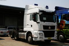 中國重汽 SITRAK C7H重卡 440馬力 6X2 牽引車(chē)