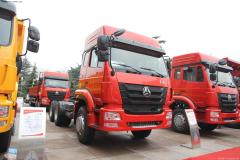中國重汽 豪瀚重卡 350馬力 6X4 牽引車(chē)(ZZ4255N3246C1B)