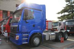 中國重汽 豪運重卡 375馬力 6X4 牽引車(chē)(ZZ4255N3245C1)