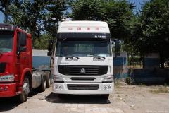 中國重汽 HOWO重卡 375馬力 4X2 牽引車(chē)(全能一版 HW79)(ZZ4187S3517C)