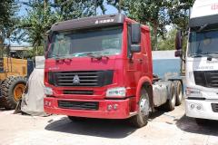 中國重汽 HOWO重卡 420馬力 6X4 牽引車(chē)(至尊版)(ZZ4257V3249V)