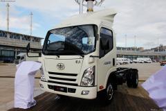 一汽通用 F330速豹 130馬力 3260軸距單排輕卡底盤(pán)