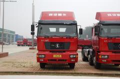 陜汽 德龍F2000重卡 300馬力 6X4 牽引車(chē)(SX4255NR384T)