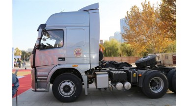 大運N8H 重卡 430馬力 6X4牽引車(chē)
