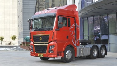 汕德卡C9H 6X4牽引車(chē)